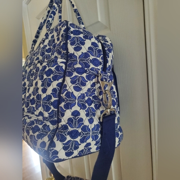 Vera Bradley Cobalt Tile Blue White Large Weekender Travel Bag - Picture 14 of 16